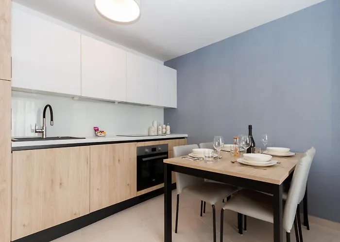 Garden Palace * 乌马格